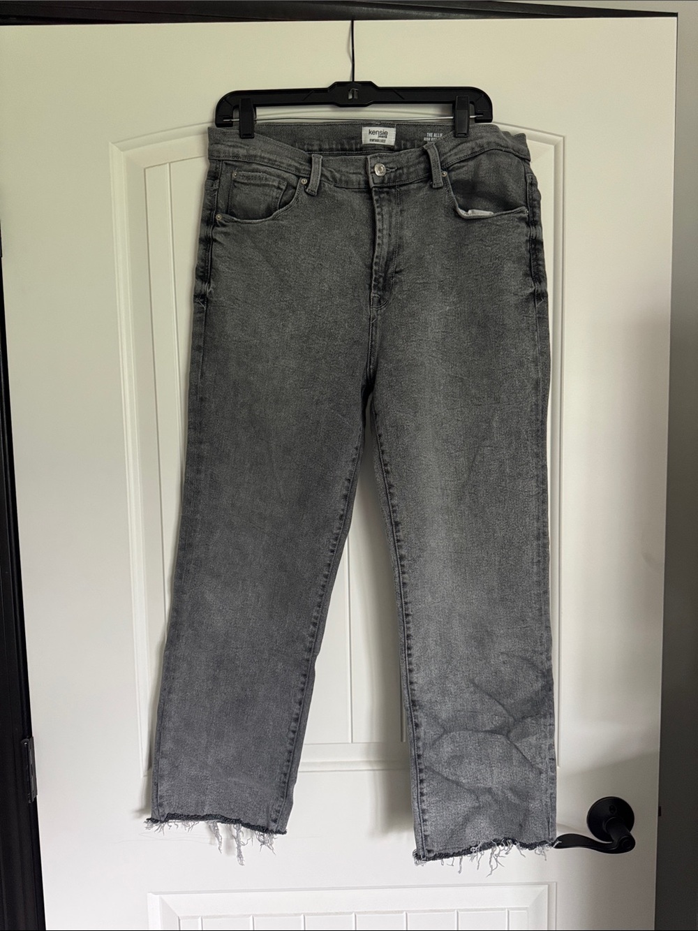 Kensie Women's Washed Black/Grey Cropped Straight Jeans